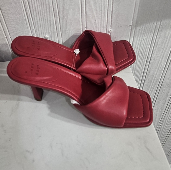 a new day Shoes - a new day Red Knot-Detail Square-Toe Heeled Mules
